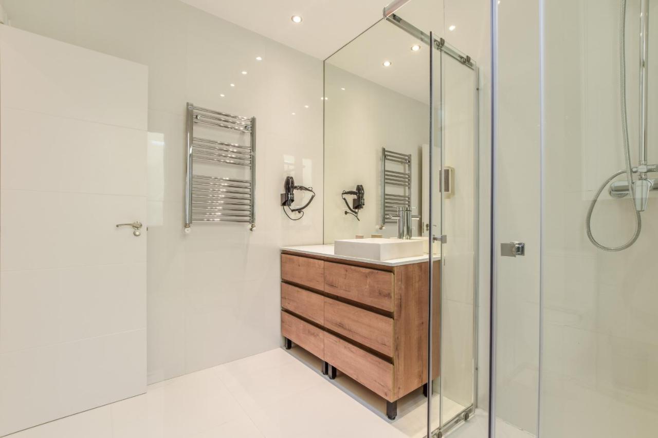 Apartament Ap Embajadores Xi Madryt